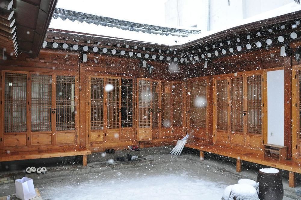 Hueahn Hanok Guesthouse Сеул Экстерьер фото